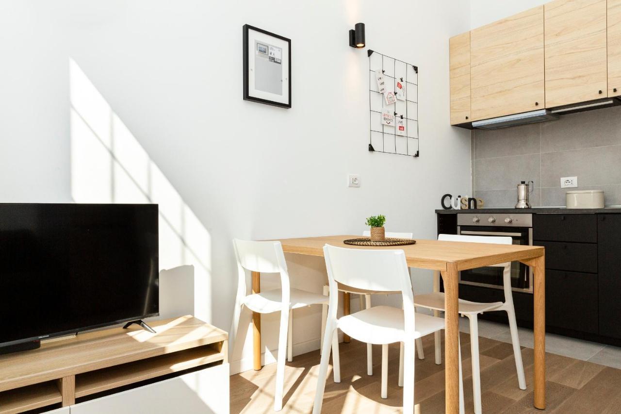 Joivy Contemporary Apartments In Historical Giambellino-Lorenteggio Milan Bagian luar foto
