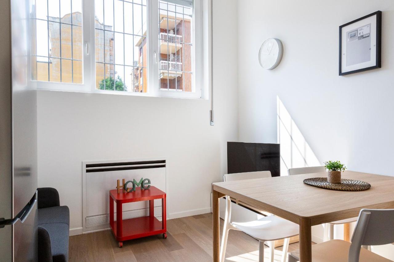 Joivy Contemporary Apartments In Historical Giambellino-Lorenteggio Milan Bagian luar foto