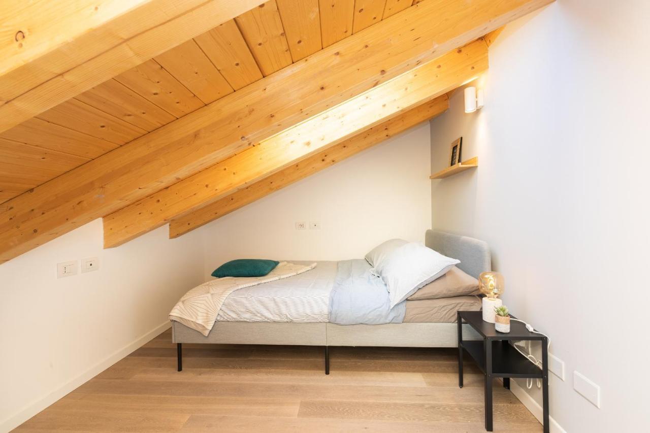 Joivy Contemporary Apartments In Historical Giambellino-Lorenteggio Milan Bagian luar foto